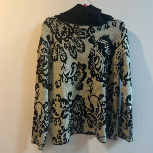 N Touch Oversized Sweater Size Medium Black & Taupe Great Condition - Picture 4 of 4